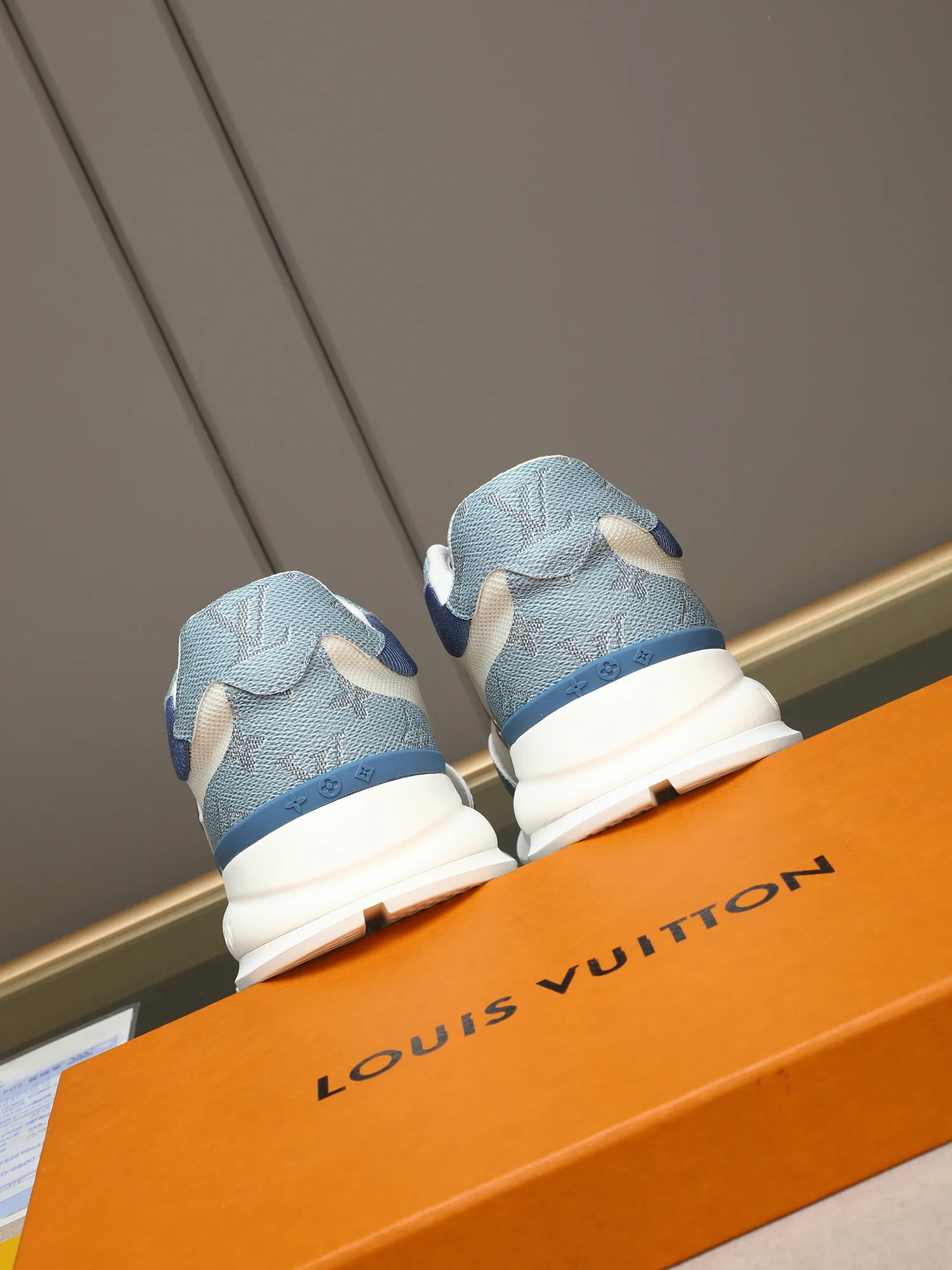 Men's shoes 💰460 Brand: LOUIS VUITTON Louis Vuitton LV Size: 38 39 40 41 42 43 44 (45 customized) Fabric: original cowhide cowhide 🔸Inside of: mesh 🔺Sole: counter foam outsole